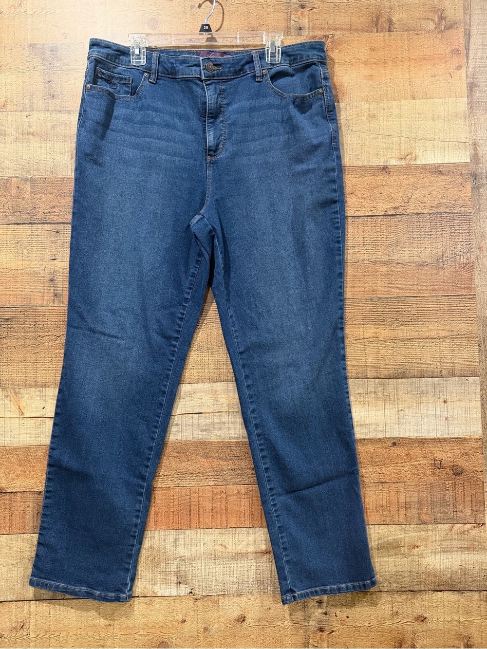 Gloria Vanderbilt Amanda 2.0 Slim Leg Jeans in Dark Blue Wash Size 16